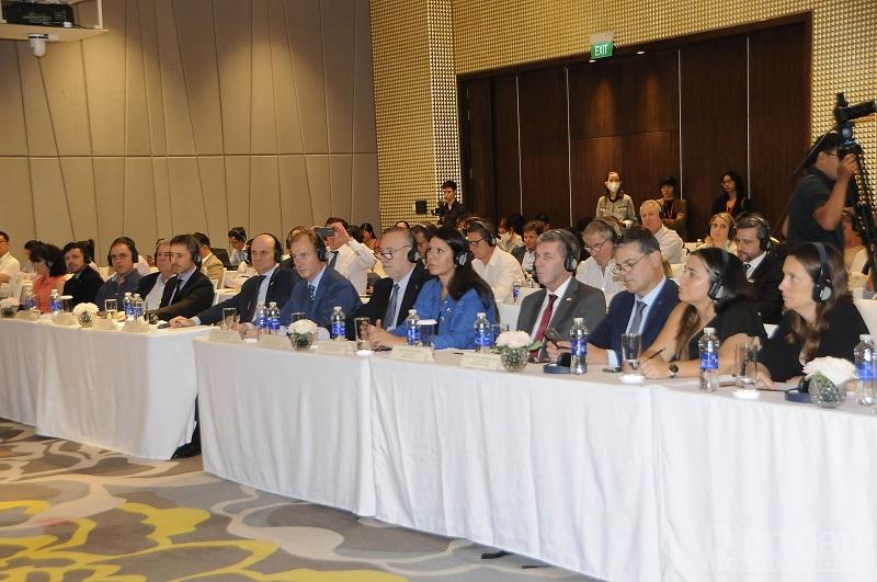 Các đại biểu và doanh nghiệp tham dự buổi giao lưu thương mại Việt Nam – Argentina, sáng ngày 15/11 – Ảnh: Đình Đại.